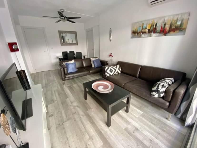 Rainbow Rentals Marques 7 Бенидорм Экстерьер фото